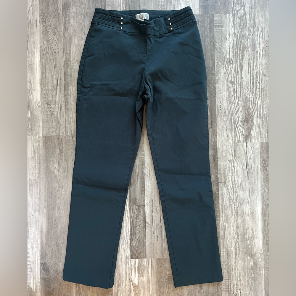 Super cute and flattering dress pants!
